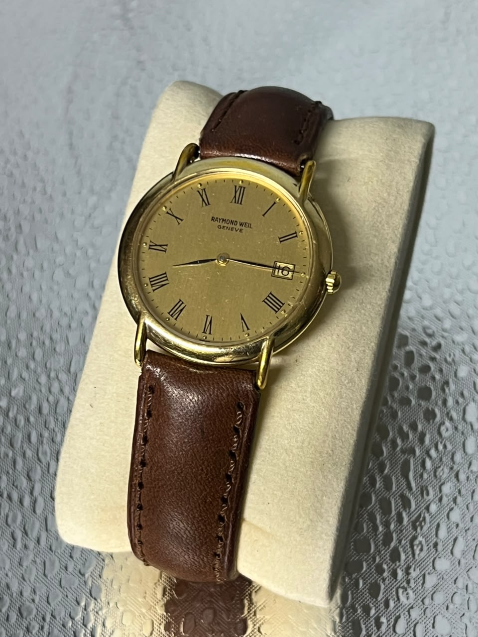 Raymond Weil Genève ultra-thin dress watch