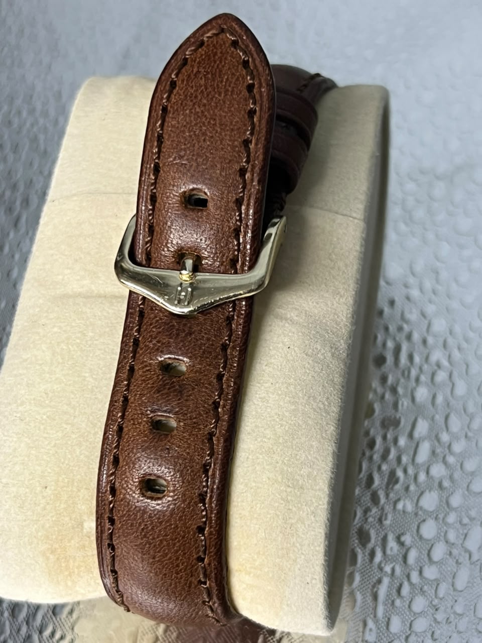 Raymond Weil Genève ultra-thin dress watch