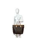 Louis Vuitton Neverfull MM Tote Bag / Monogram Canvas